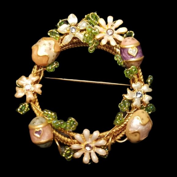 Vintage  Enamel Easter Egg Wreath Brooch - Picture 1 of 3